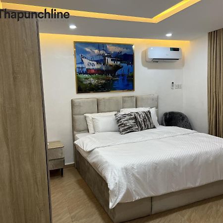 Thapunchline Hotels Ikeja Kültér fotó